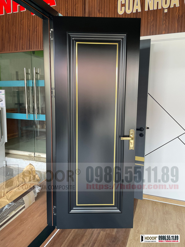 Cửa nhựa tân cổ điển đen HDOOR®